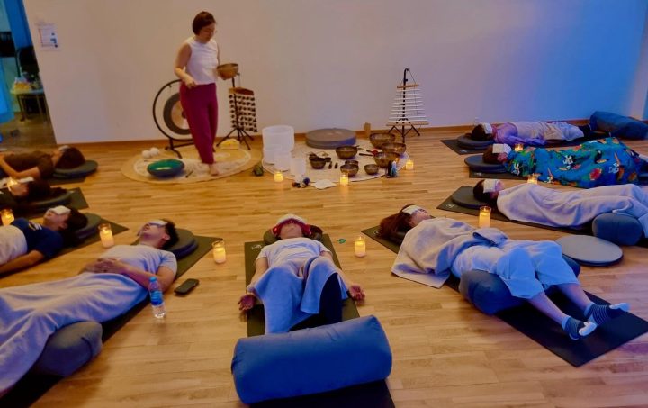 Effortless Relaxation: Discover the Power of Sound Healing